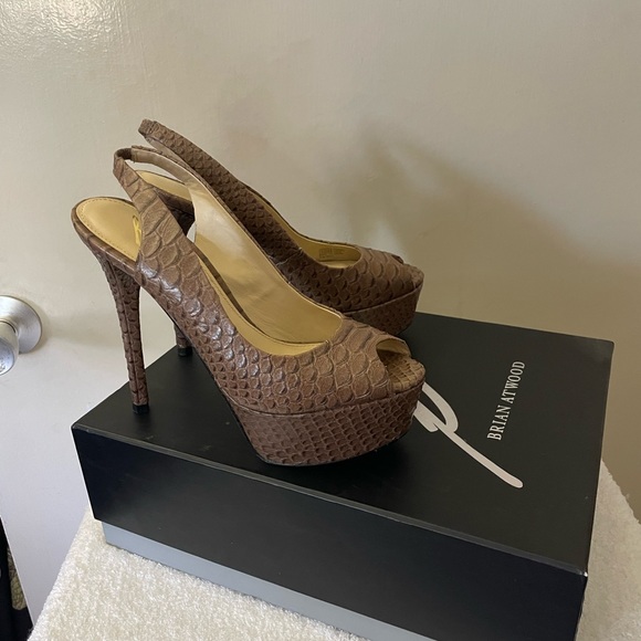 Brian Atwood Dark Natural 6 1/2 Peep toe excellent condition - Picture 3 of 4